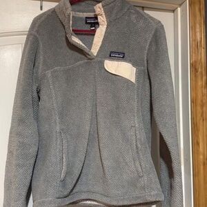 Patagonia Gray and Cream Fleece Pullover
